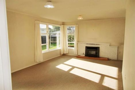 Photo of property in 21 Manu Crescent, Upper Vogeltown, New Plymouth, 4310