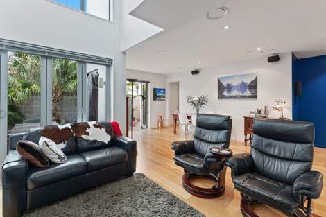 Photo of property in 1/64 Holly Road, St Albans, Christchurch, 8014