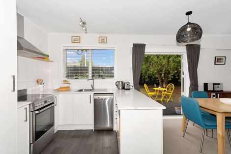 Photo of property in 1/31 Hepburn Road, Glendene, Auckland, 0602