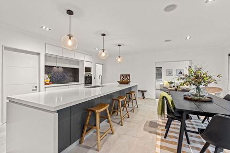 Photo of property in 43 Oakgrove Drive, Rangiora, 7400