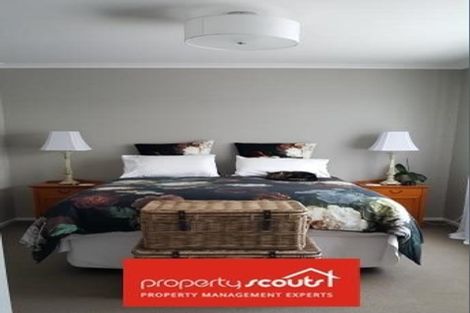 Photo of property in 19b Beach Road, Te Atatu Peninsula, Auckland, 0610