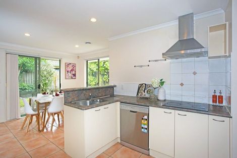 Photo of property in 8 Marlon Lane, East Tamaki, Auckland, 2016