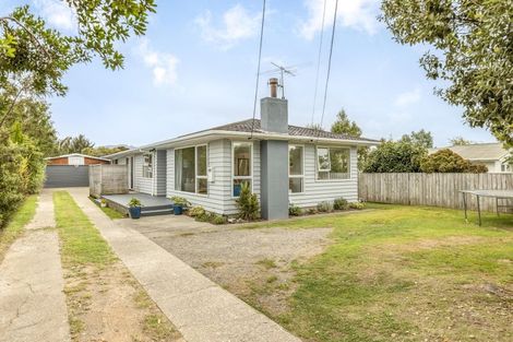 Photo of property in 14 Walton Road, Paraparaumu Beach, Paraparaumu, 5032