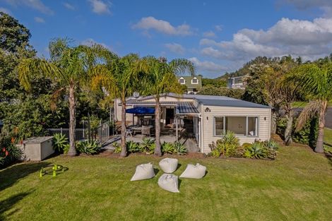 Photo of property in 30 Oyster Drive, Cooks Beach, Whitianga, 3591