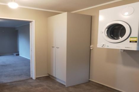 Photo of property in 21a Cotswold Crescent, Newlands, Wellington, 6037