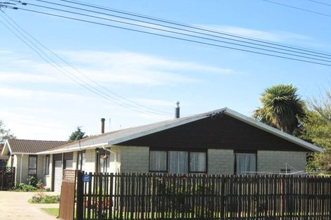 Photo of property in 2/115 Prestons Road, Redwood, Christchurch, 8051