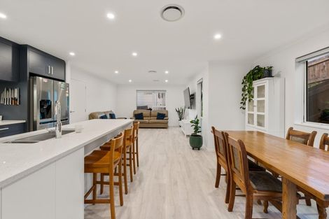 Photo of property in 55 Accolage Boulevard, Kumeu, 0810