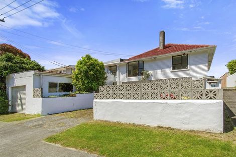 Photo of property in 22 Franklyn Road, Tawa, Wellington, 5028