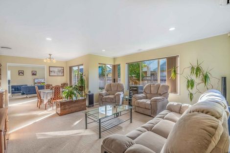 Photo of property in 42 Sheriff Place, Randwick Park, Auckland, 2105