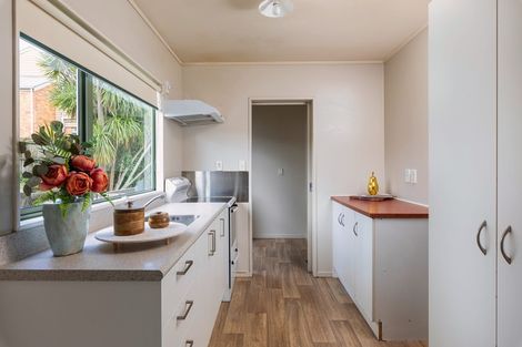 Photo of property in 1/12 Kelkirk Street, Kelston, Auckland, 0602