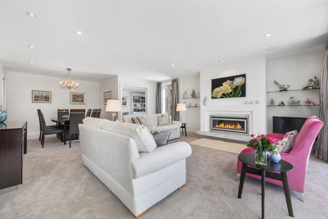 Photo of property in 6d Burford Place, Mellons Bay, Auckland, 2014