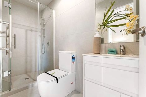 Photo of property in 12/3226 Great North Road, New Lynn, Auckland, 0600