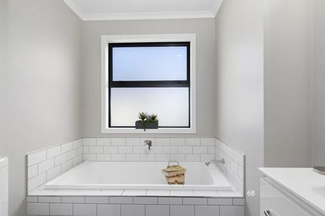 Photo of property in 6b Te Whiti Grove, Waterloo, Lower Hutt, 5011