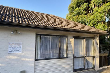 Photo of property in 8d Schnapper Rock Road, Schnapper Rock, Auckland, 0632