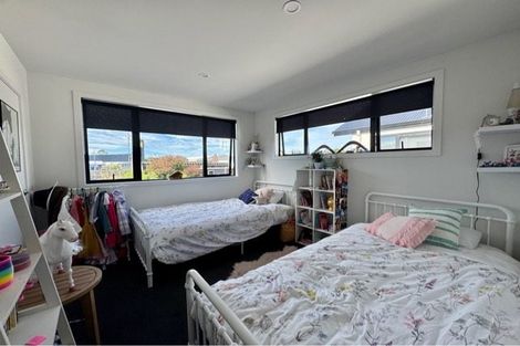 Photo of property in 2/20 Ballinger Place, Carterton, 5713