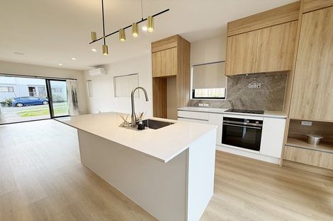 Photo of property in 52a Crestview Rise, Papakura, 2110