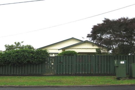 Photo of property in 14 Woodglen Road, Glen Eden, Auckland, 0602