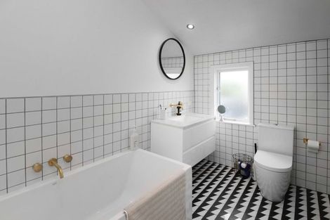 Photo of property in 346 Fergusson Drive, Heretaunga, Upper Hutt, 5018