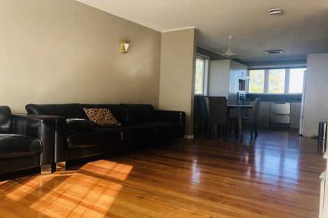 Photo of property in 39 Becroft Drive, Forrest Hill, Auckland, 0620