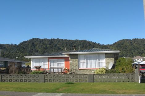 Photo of property in 96 Domett Esplanade, Cobden, Greymouth, 7802