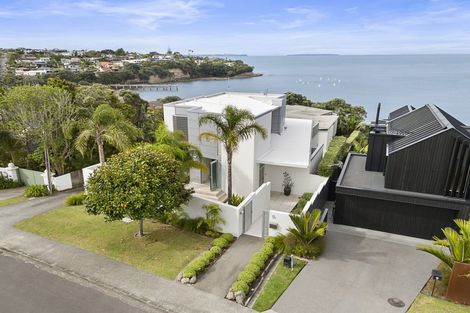 Photo of property in 11a Bournemouth Terrace, Murrays Bay, Auckland, 0630