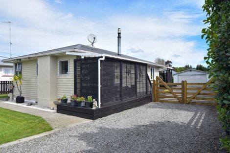Photo of property in 65 Victoria Street, Carterton, 5713