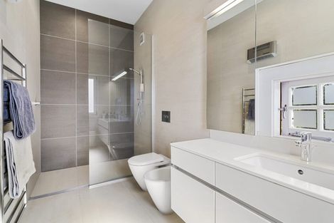 Photo of property in 31 Mcfarlane Street, Mount Victoria, Wellington, 6011