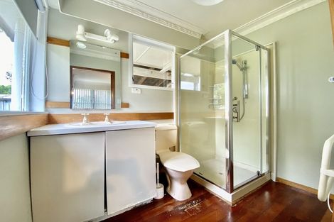 Photo of property in 14 Hillcrest Grove, Hillpark, Auckland, 2102
