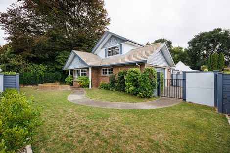 Photo of property in 1 Ranara Court, West End, Palmerston North, 4410