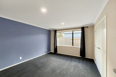 Photo of property in 14 Chestnut Close, Kelvin Grove, Palmerston North, 4414