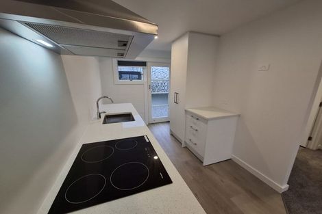 Photo of property in 33 Fulford Street, New Plymouth, 4310
