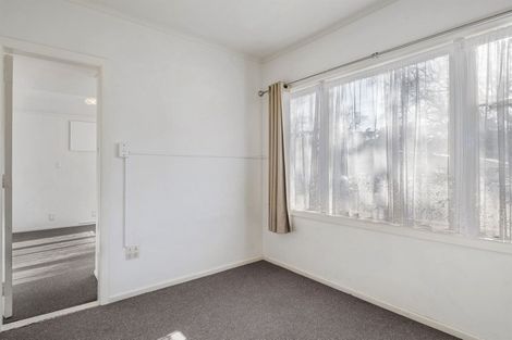 Photo of property in 17 Brewster Avenue, Morningside, Auckland, 1022