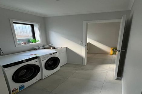 Photo of property in 35 Farnworth Terrace, Glenside, Wellington, 6037