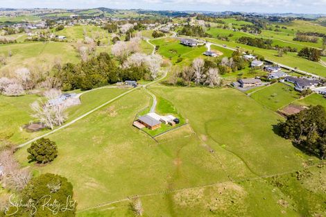 Photo of property in 31-33 Nikau Lane, Maungaturoto, 0520