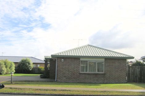 Photo of property in 124 Collins Road, Melville, Hamilton, 3206