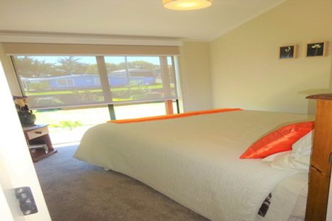 Photo of property in 11 Te Awa Street, Foxton Beach, Foxton, 4815