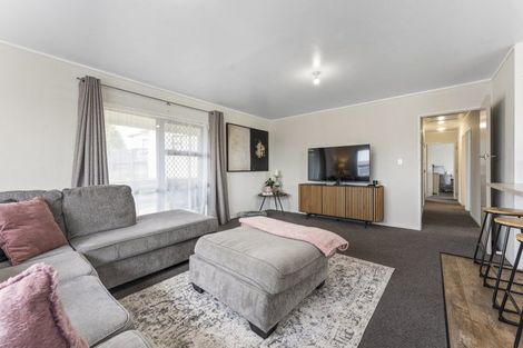 Photo of property in 42 Fraser Drive, Feilding, 4702