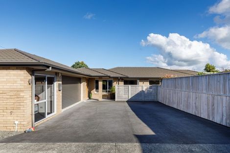 Photo of property in 2/37 Wallace Place, Westown, New Plymouth, 4310