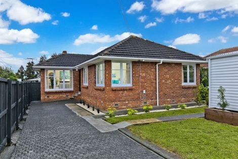 Photo of property in 1/38 Edwards Avenue, Henderson, Auckland, 0610