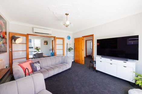 Photo of property in 30 Aberdeen Avenue, Takaro, Palmerston North, 4412
