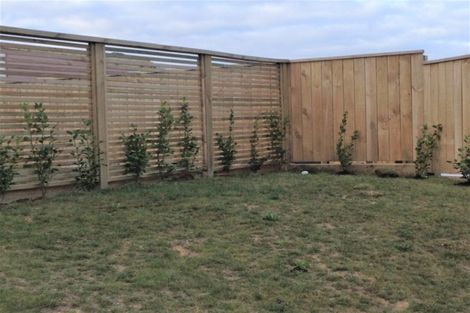 Photo of property in 11 Frederick Place, Whalers Gate, New Plymouth, 4310