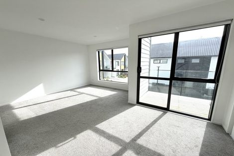 Photo of property in 75 Papatupu Way, Kumeu, 0810