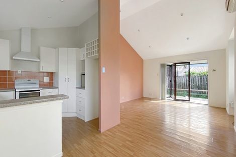 Photo of property in 4/390 West Coast Road, Glen Eden, Auckland, 0602