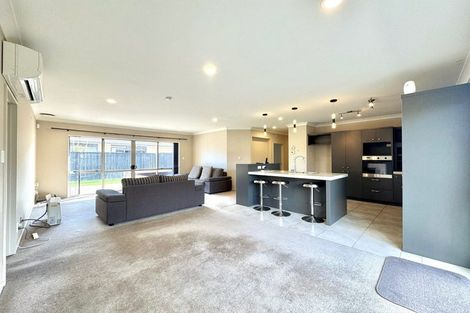 Photo of property in 54 Stranraer Crescent, Wattle Downs, Auckland, 2103