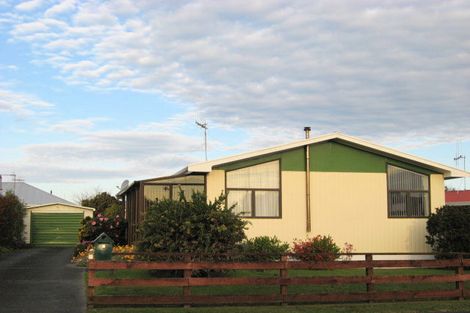 Photo of property in 3 Saunders Place, Gonville, Whanganui, 4501