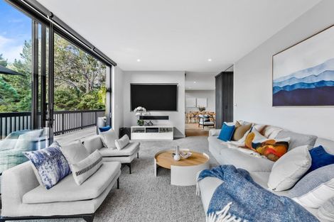 Photo of property in 30a Bernard Magnus Lane, Greenhithe, Auckland, 0632