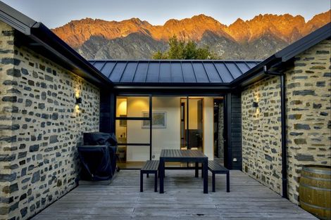 Photo of property in 10 Arran Lane, Jacks Point, Queenstown, 9371