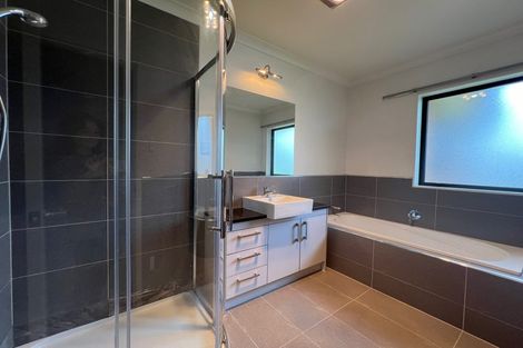 Photo of property in 70 Te Huia Drive, Flagstaff, Hamilton, 3210