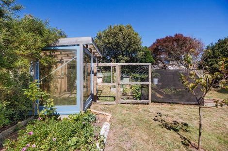 Photo of property in 15 Ferry Street, Foxton Beach, Foxton, 4815