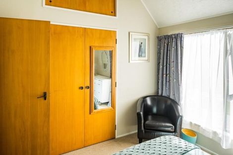 Photo of property in 3a Pukatea Street, Eastbourne, Lower Hutt, 5013